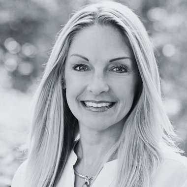 Real Estate Agent Abi Goldberg | JamesEdition