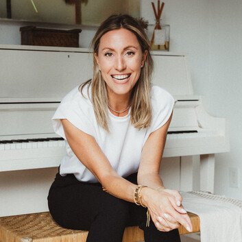 Marianne Miles