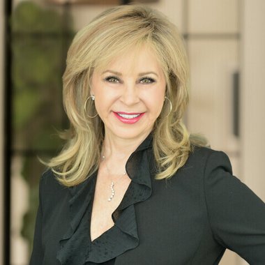 Bobbie Schmitt