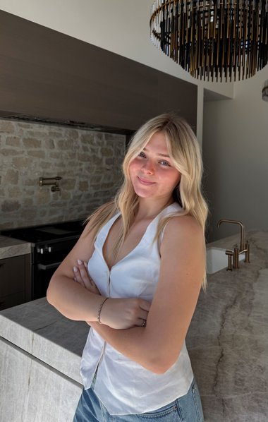 Angelina Huzovatyy