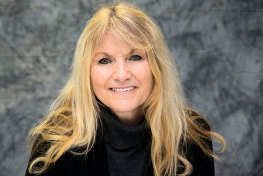 VICKI REAULT