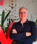 Luis Van der Laat