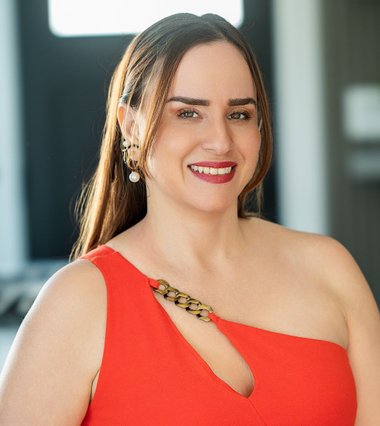 Viviane Alvarenga