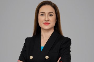 Elika Gharvi