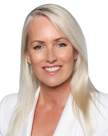 Elana Lazarus - TEAM ARI VOYIATZIS