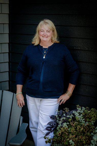 Jennifer Maneikis
