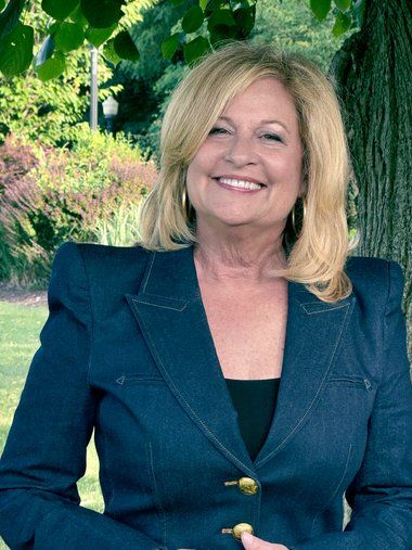 Angela D'Aries