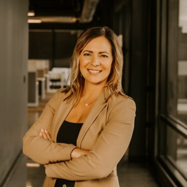 Angela Kallay