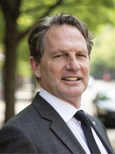 Stephen Saunders