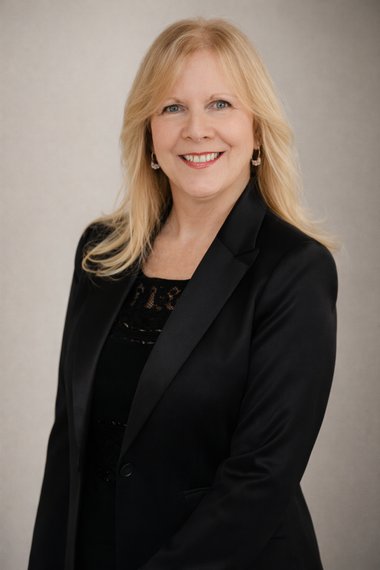 Sue Menard, Real Estate Advisor -