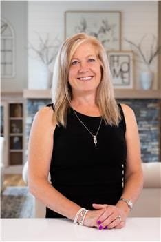 Linda Splettstoeszer