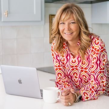 Debi Stoll