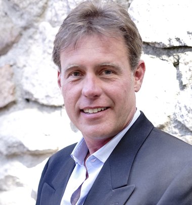 Cristofer Newton