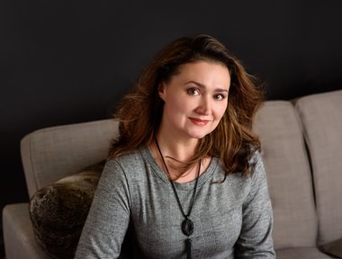 Lora Pindel -