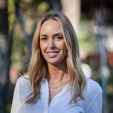 Julie Hansen