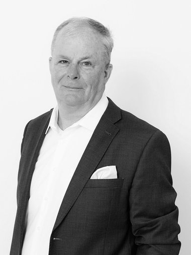 Maximilian J. Tiefenbacher
