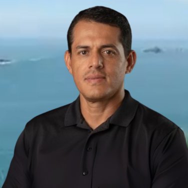 Dennis Lara