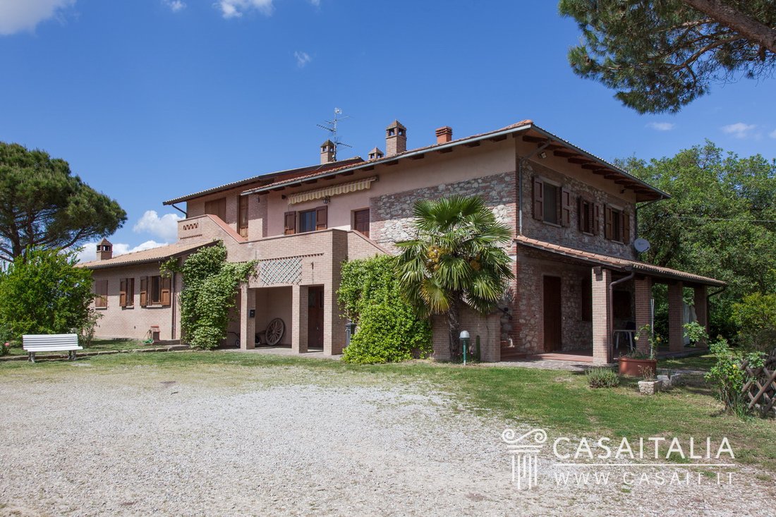 Farm Ranch in Castiglione del Lago, Umbria, Italy 2 - 10018366