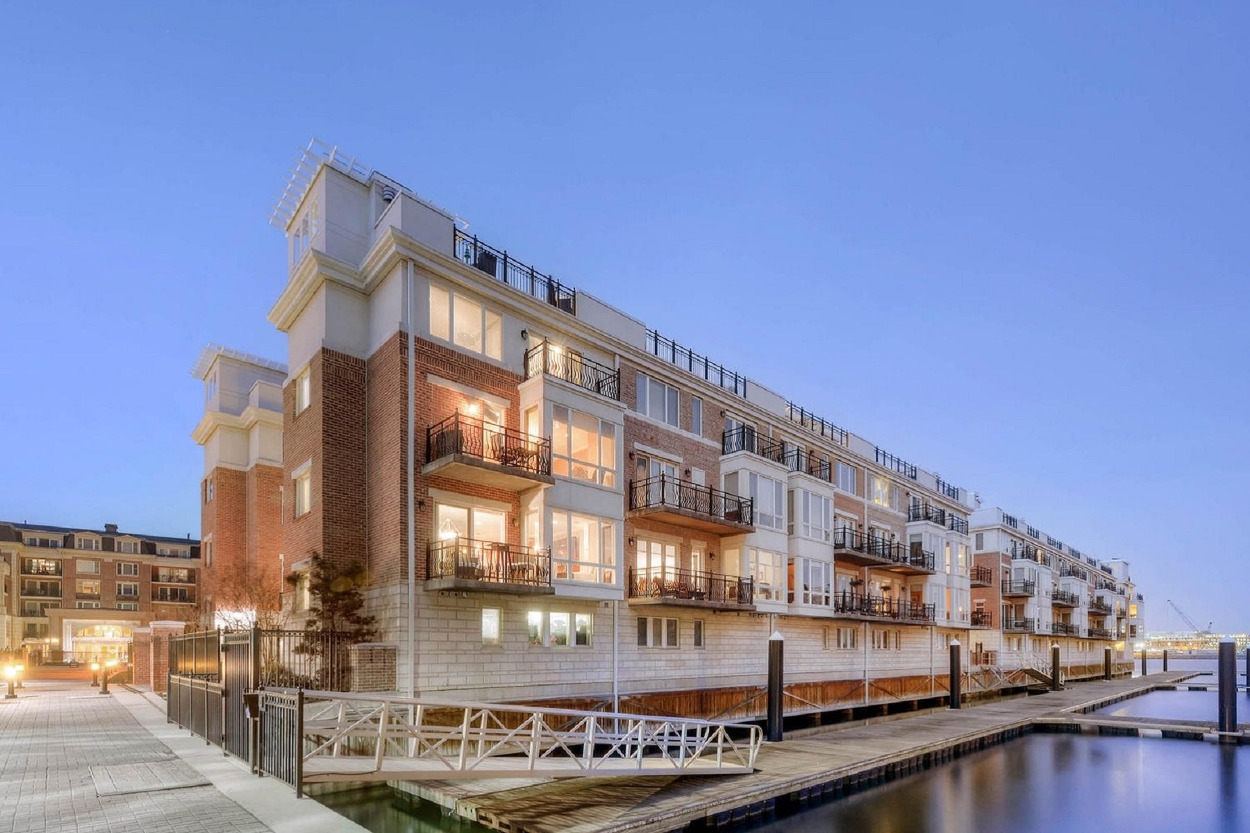 The Pier Homes At Harborview in Baltimore, MD, United States for sale (10175194)