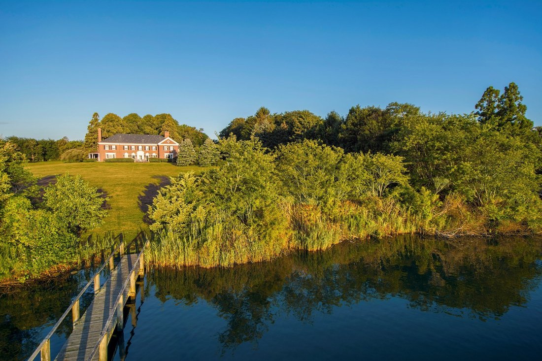 Style Estate On Mecox Bay In Water Mill, New York, United