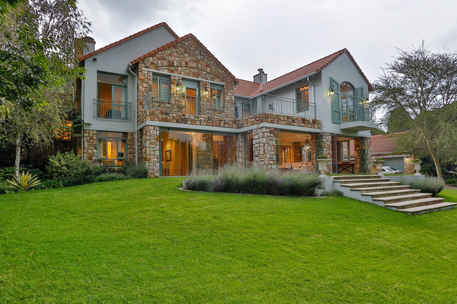 Westcliff in Johannesburg, South Africa for sale (1122978)