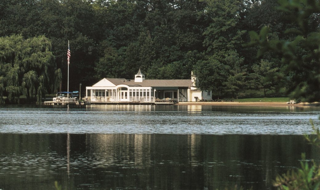 The Boathouse At Turtle Lake In Bloomfield Hills, Michigan, United States For Sale (1013044)