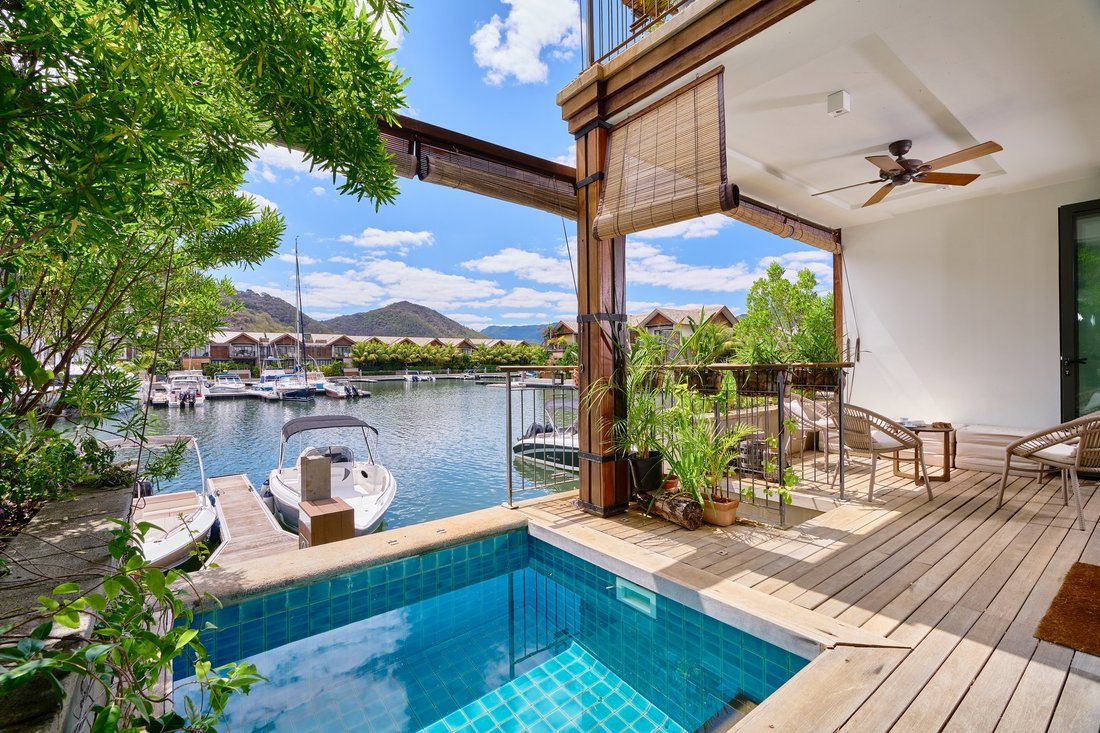 Apartment in Black River, Rivière Noire District, Mauritius 1 - 10078620