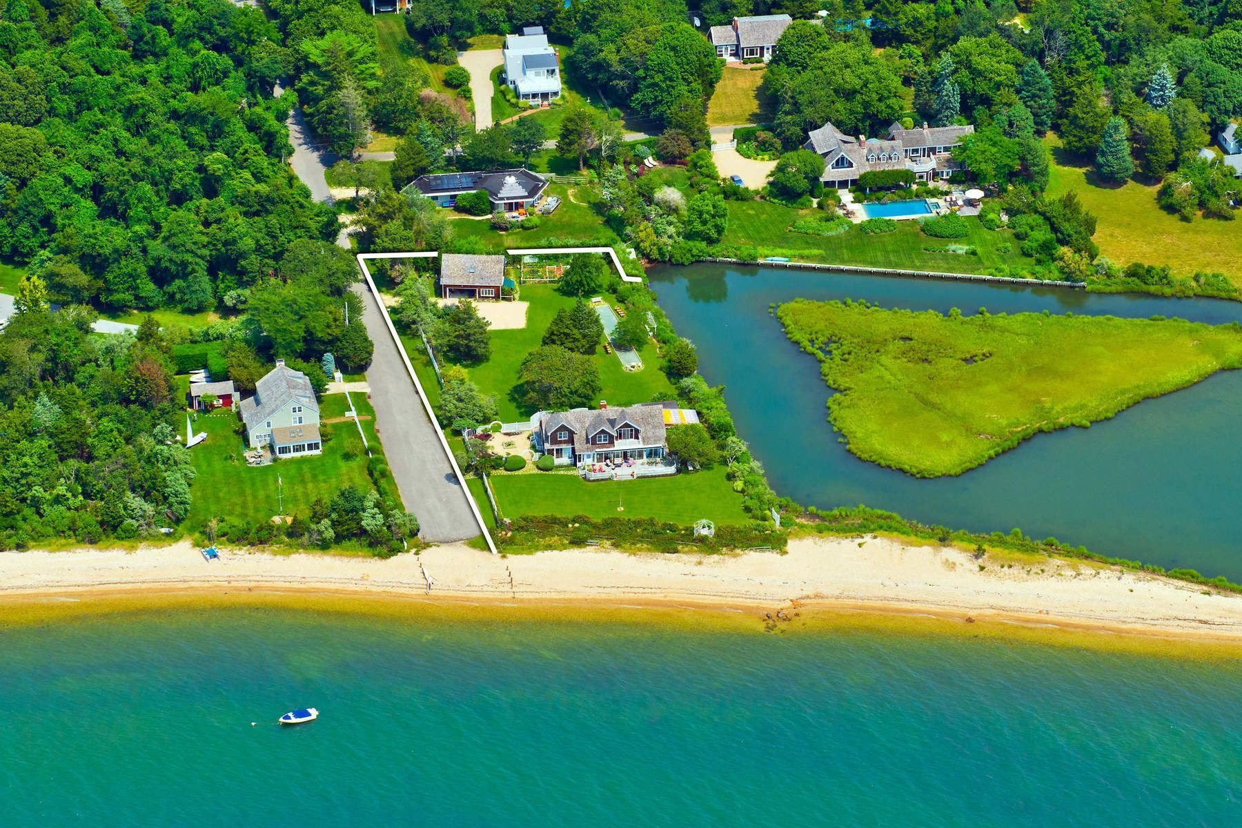 Spectacular Sag Harbor Beachfront In Sag Harbor, New York, United