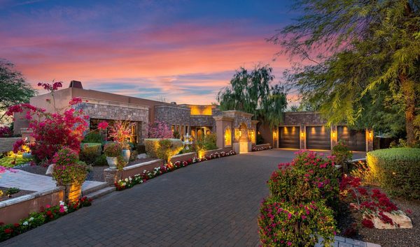 Privately Gated Elegant Scottsdale Estate (10087032)