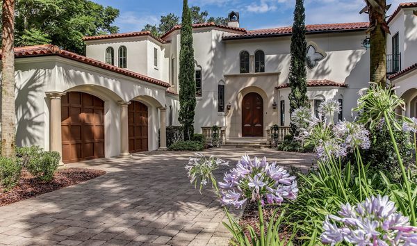 Exceptional Custom Built Riverfront Estate (10310502)