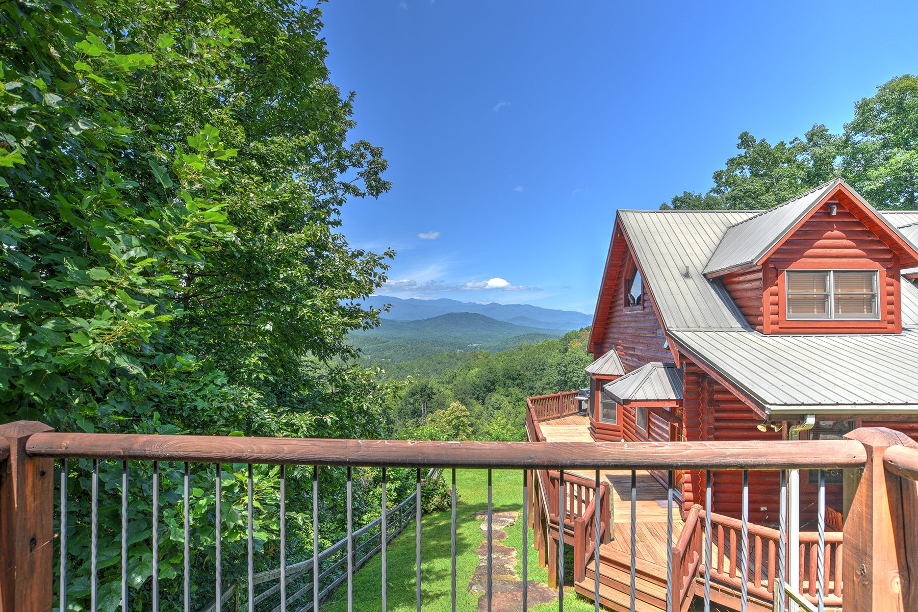 Gateway Mountain in Old Fort, NC, United States for sale (10373722)