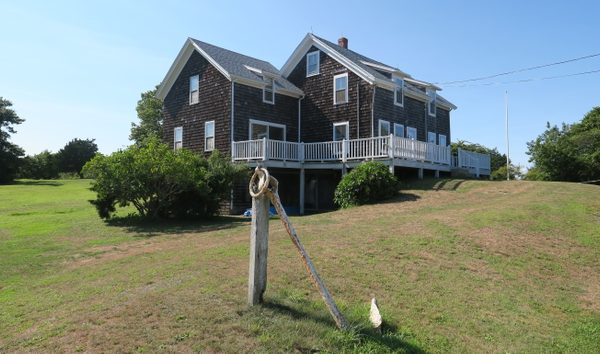 Center Road (10399702)