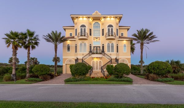 Grand Living On The Ocean (10416823)