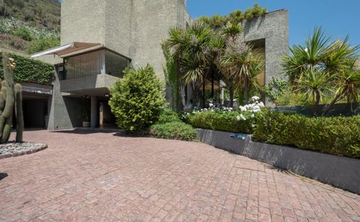 House in Lo Barnechea, Santiago Metropolitan Region, Chile 1