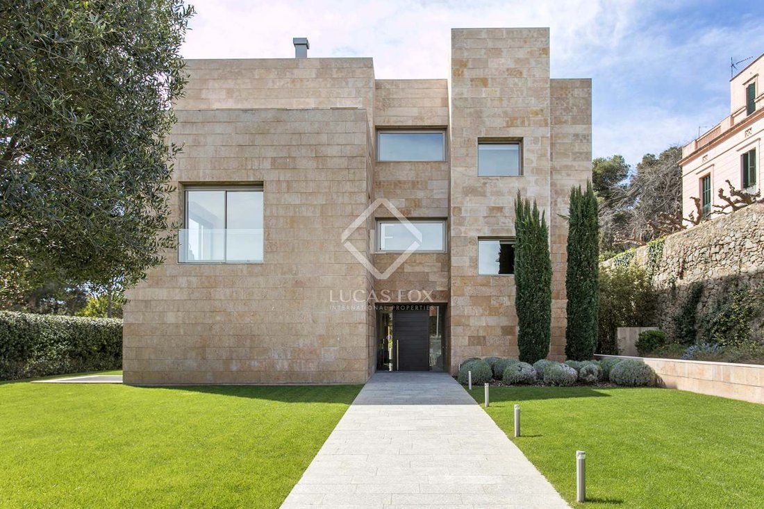 Barcelona House / Villa In Barcelona, Catalonia, Spain For Sale (10458270)