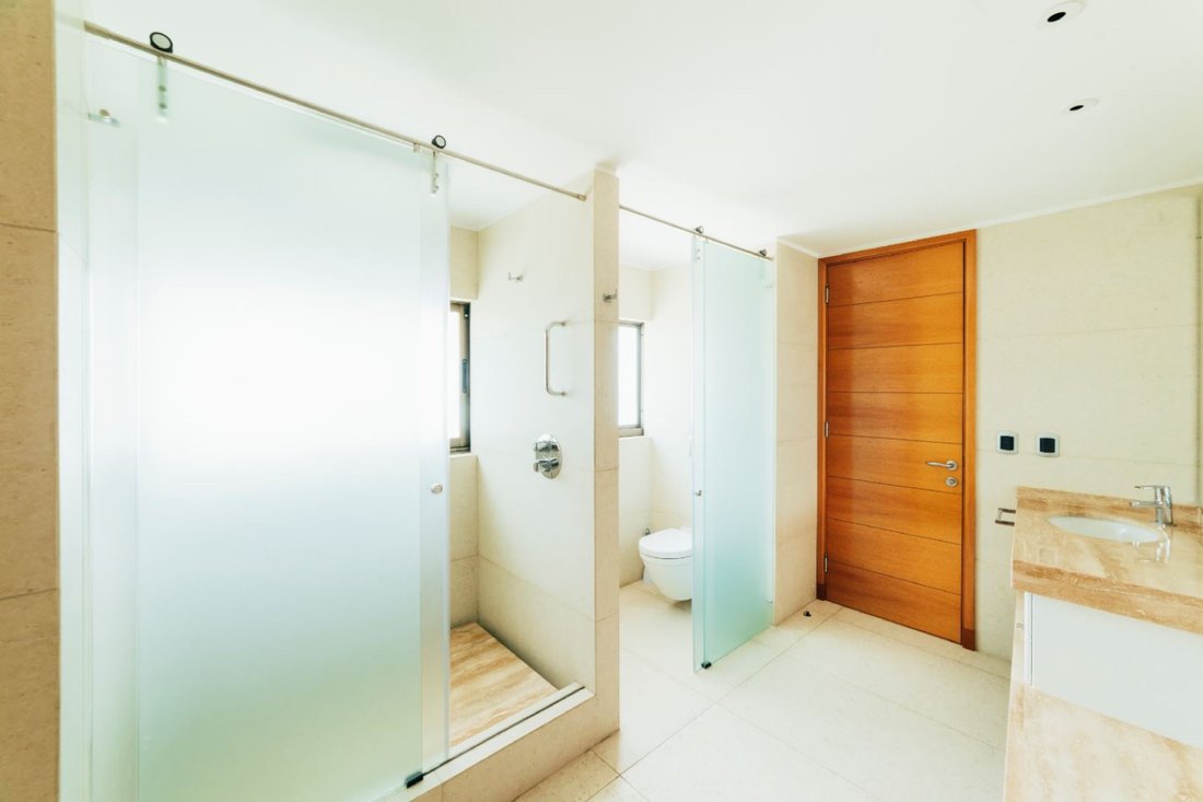 Luxurious Beachfront Triplex Apartment In In Viña Del Mar, Valparaíso