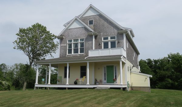 Gracious Home (10468899)