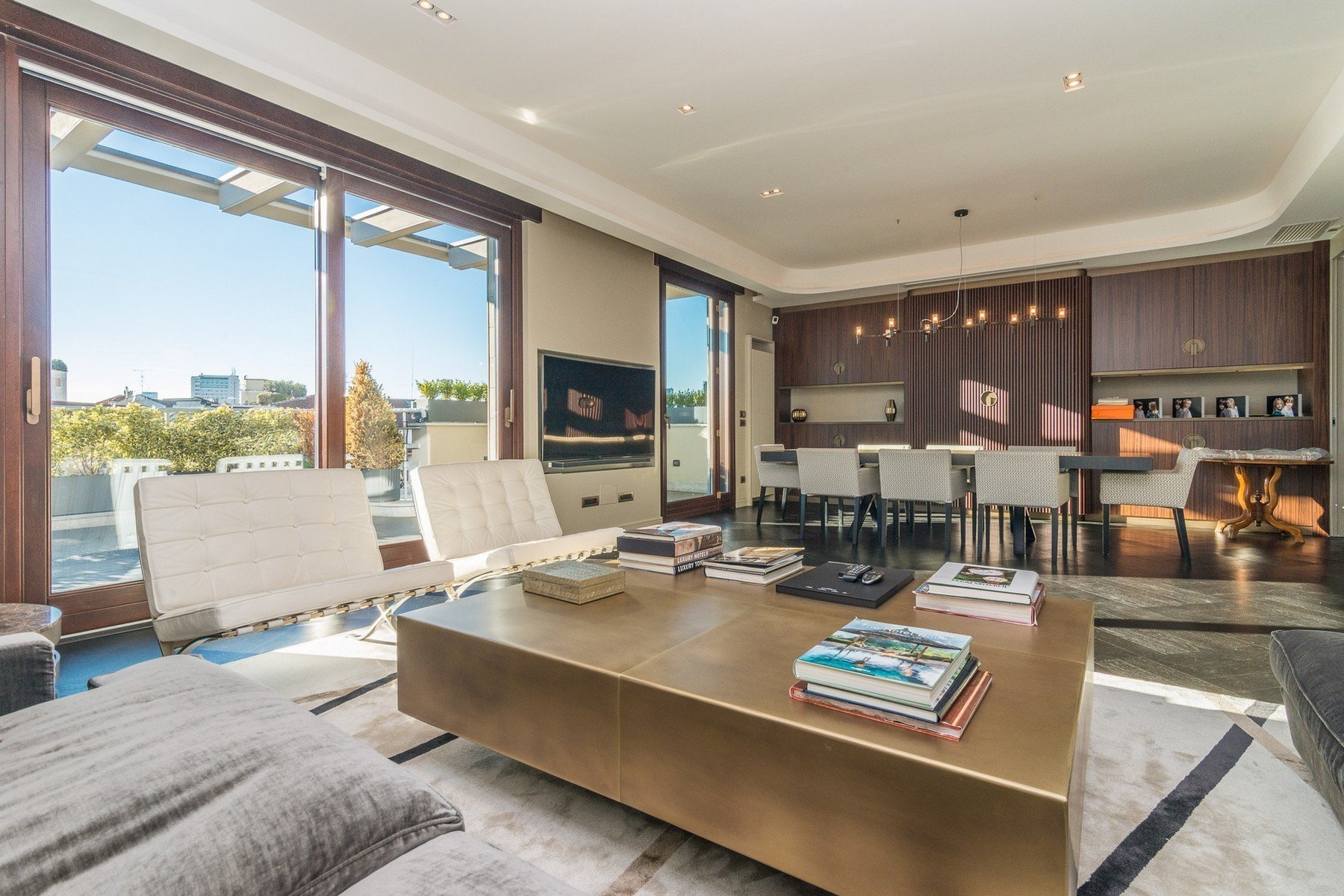 Majestic Penthouse With Views Of Milan in Milano, Italy for sale (1430963)