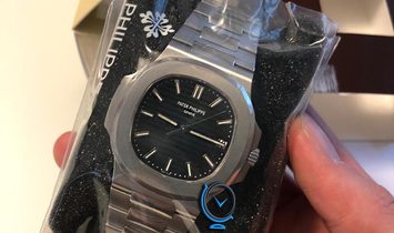 Patek Philippe [NEW] Nautilus in Acciaio 5711/1A Blue Dial Watch