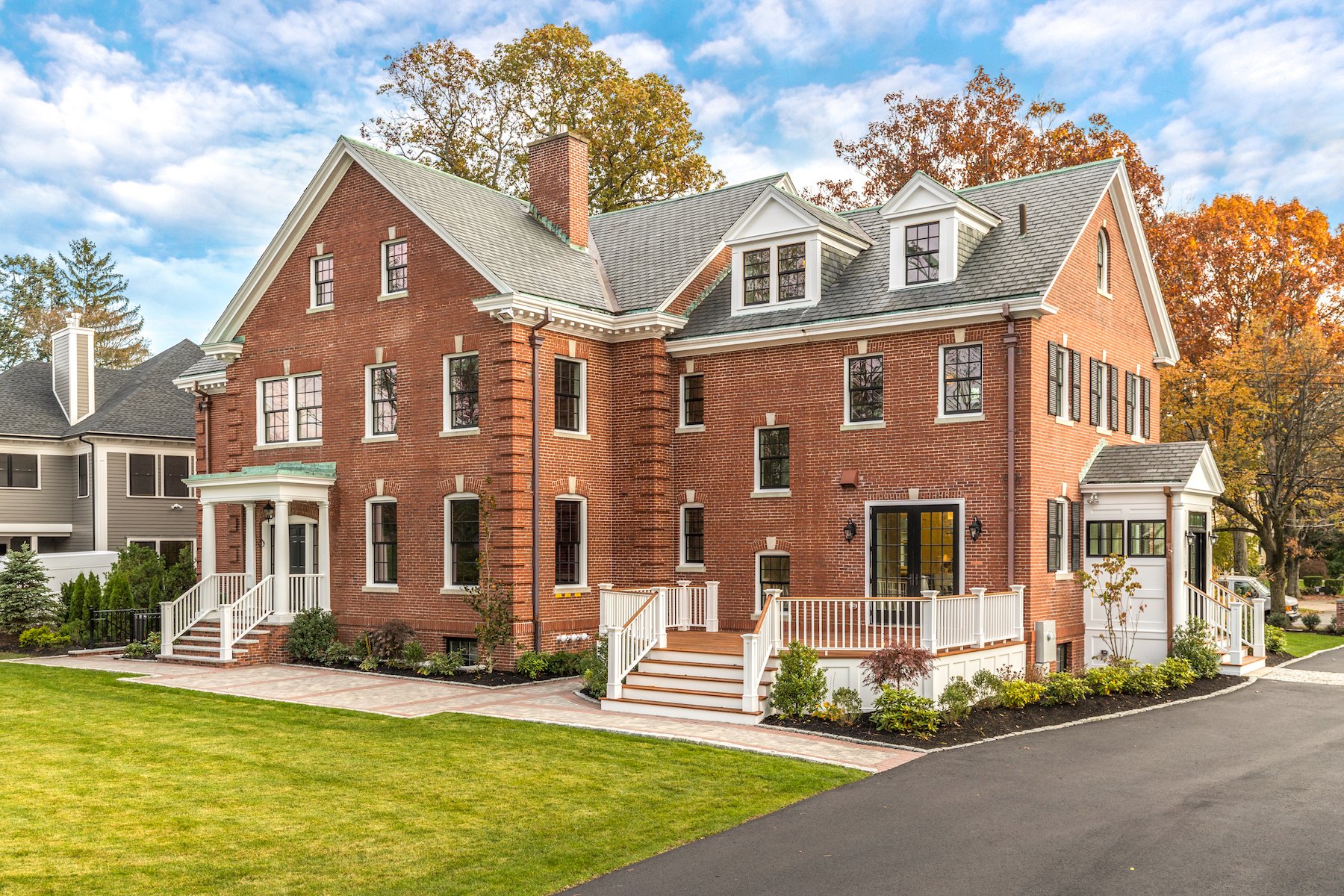 Restored To Its Former Grandeur And Renovated in Winchester, MA, United
