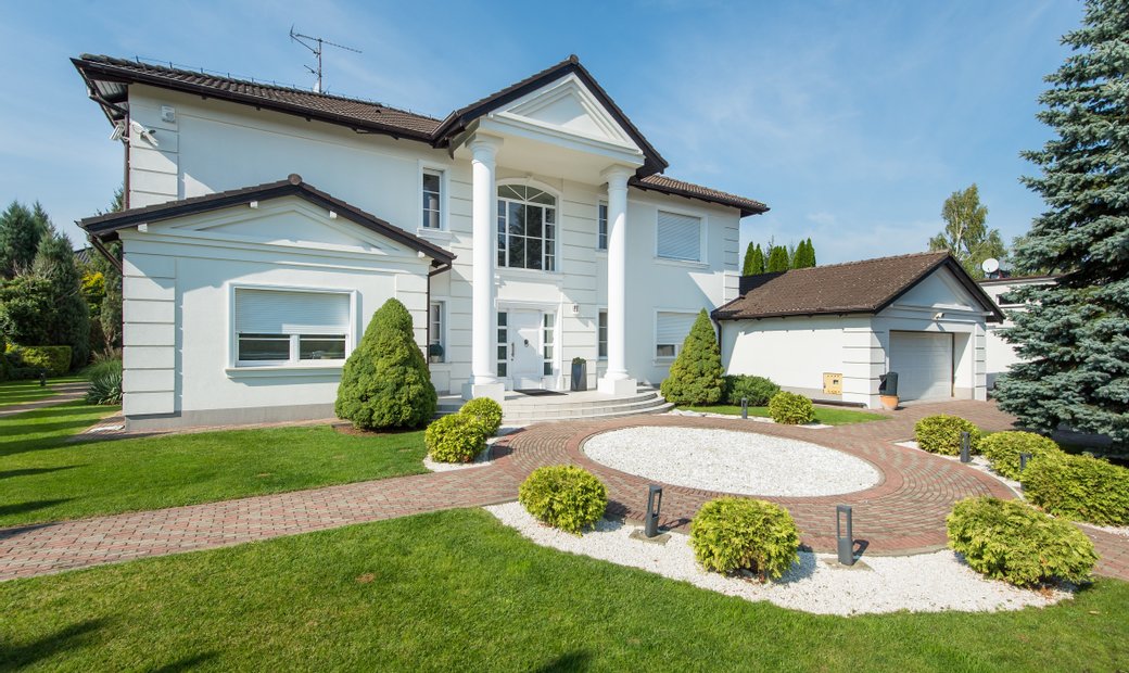 American Style Villa In The Old Part Of Puszczykowo In Poznan, Poland 