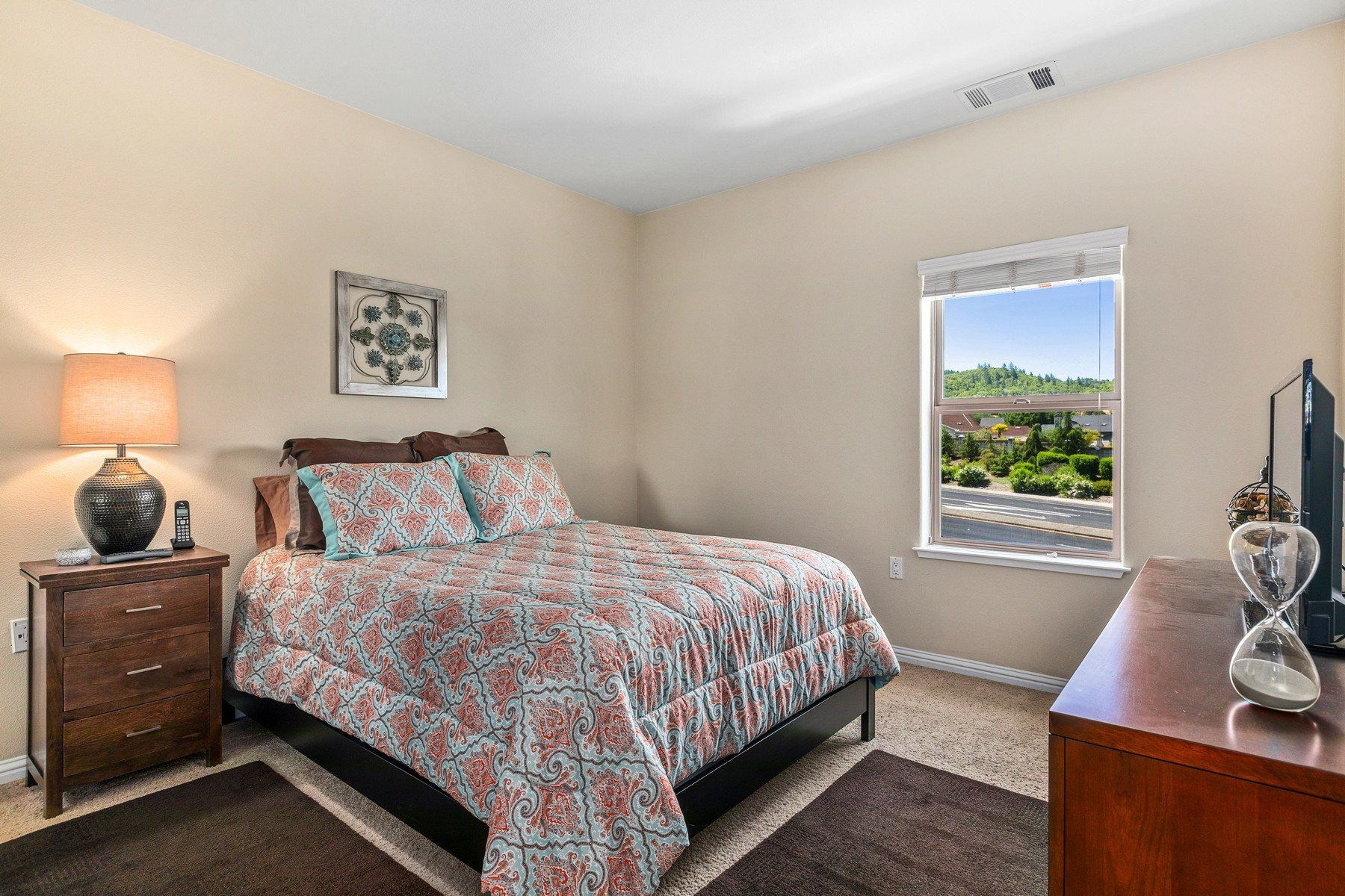 Luxury Skyhawk Village Apartments in Santa Rosa, CA, United States for
