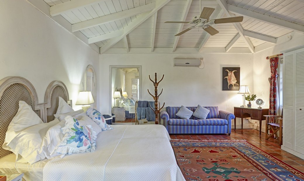 Holders House In Saint James, Barbados For Sale (10499298)