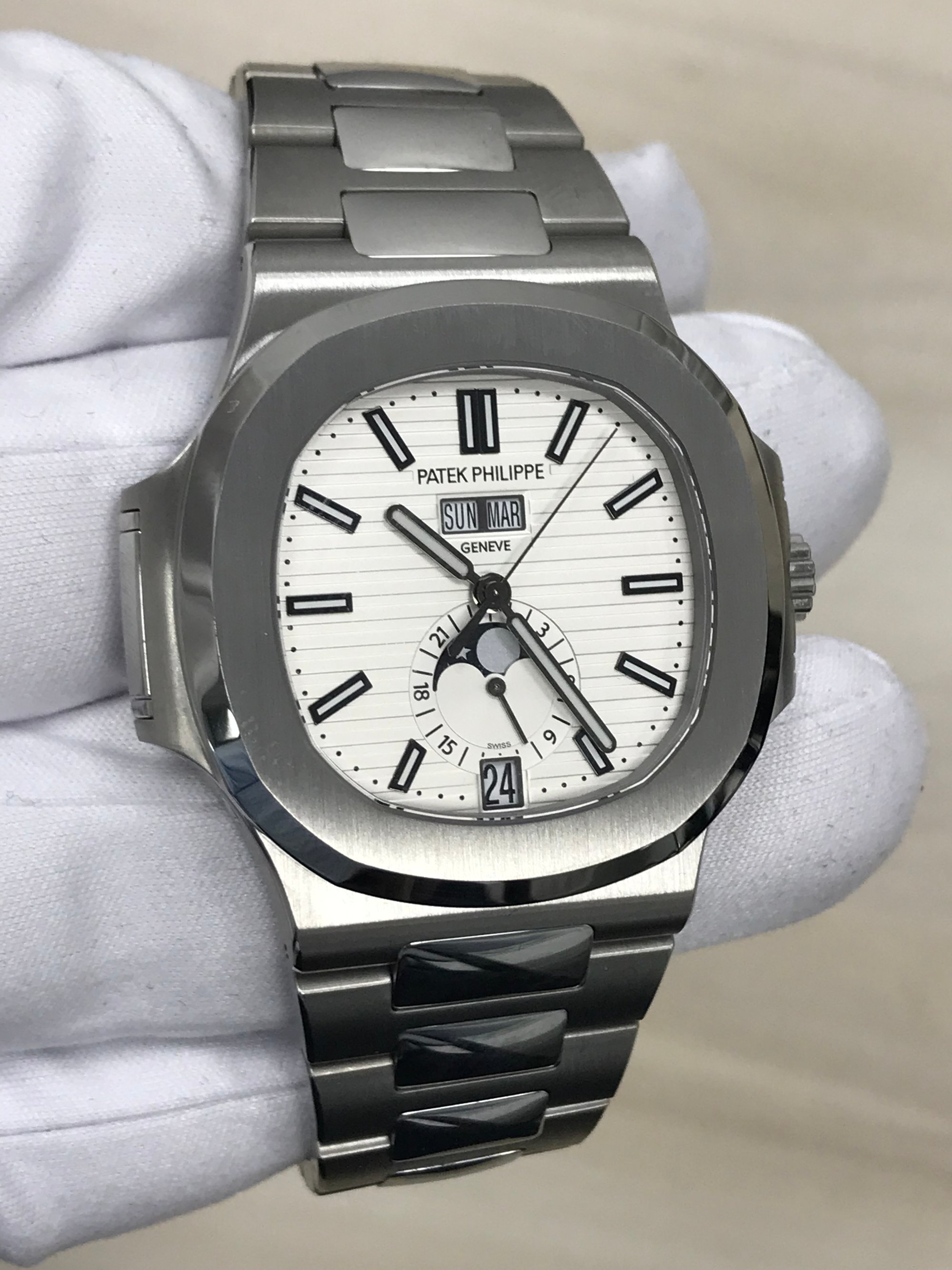 PATEK PHILIPPE NAUTILUS WHITE DIAL in NY, United States for sale (10509168)