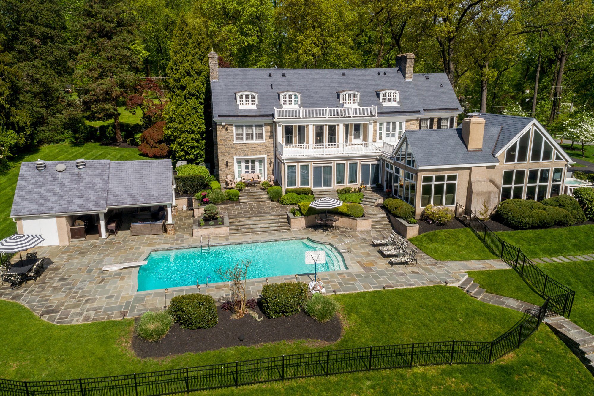 2205 Washington Ln in HUNTINGDON VALLEY, PA, United States for sale