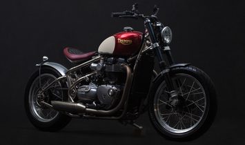 Triumph Bobber 1200  "Red Candy's"