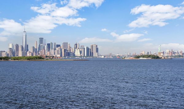 Prestigious Direct Hudson Riverfront Home With Direct Nyc Views (10505427)