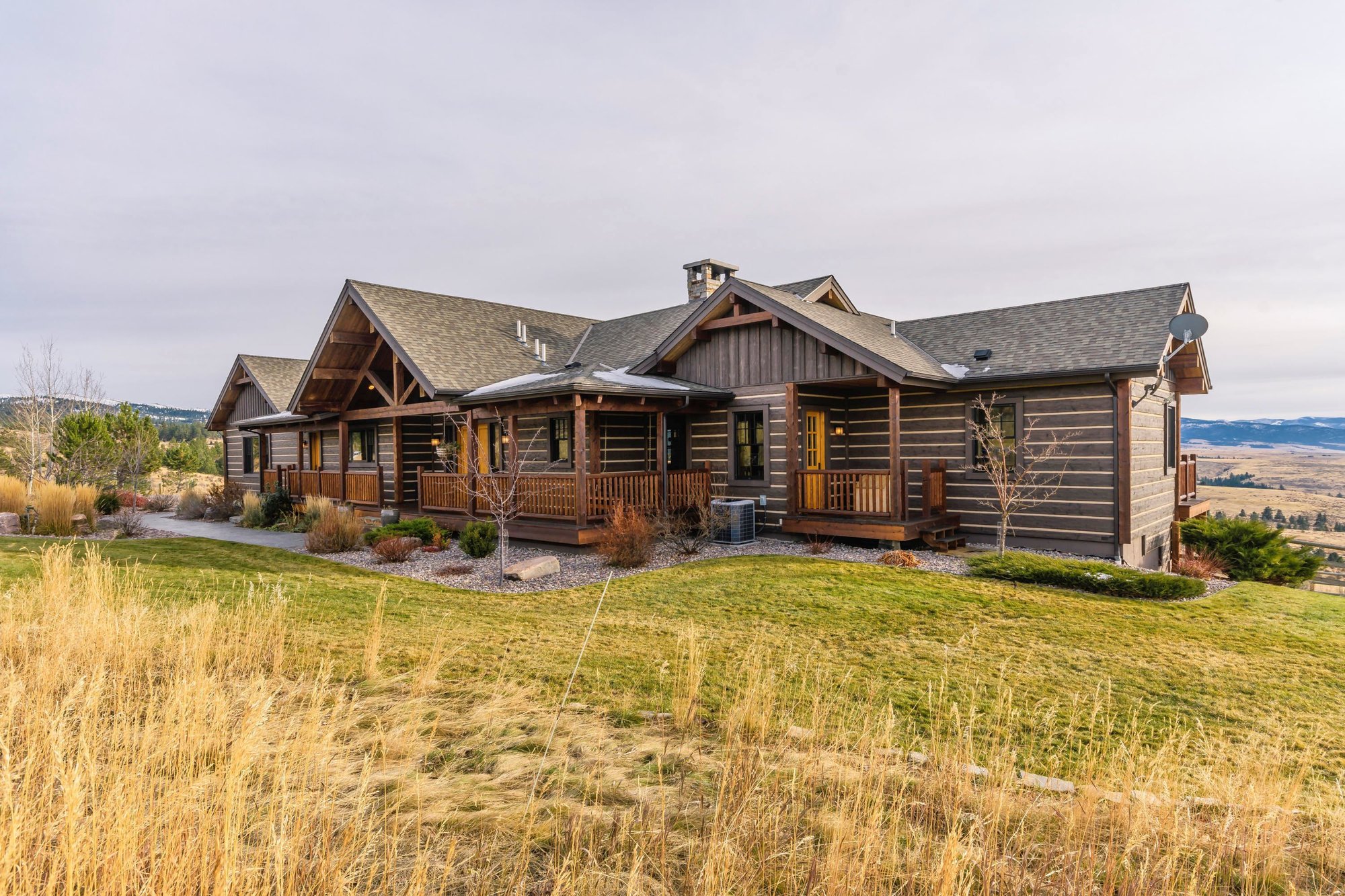 Exquisite Bitterroot Valley Custom Home on 151 in Florence, MT, United