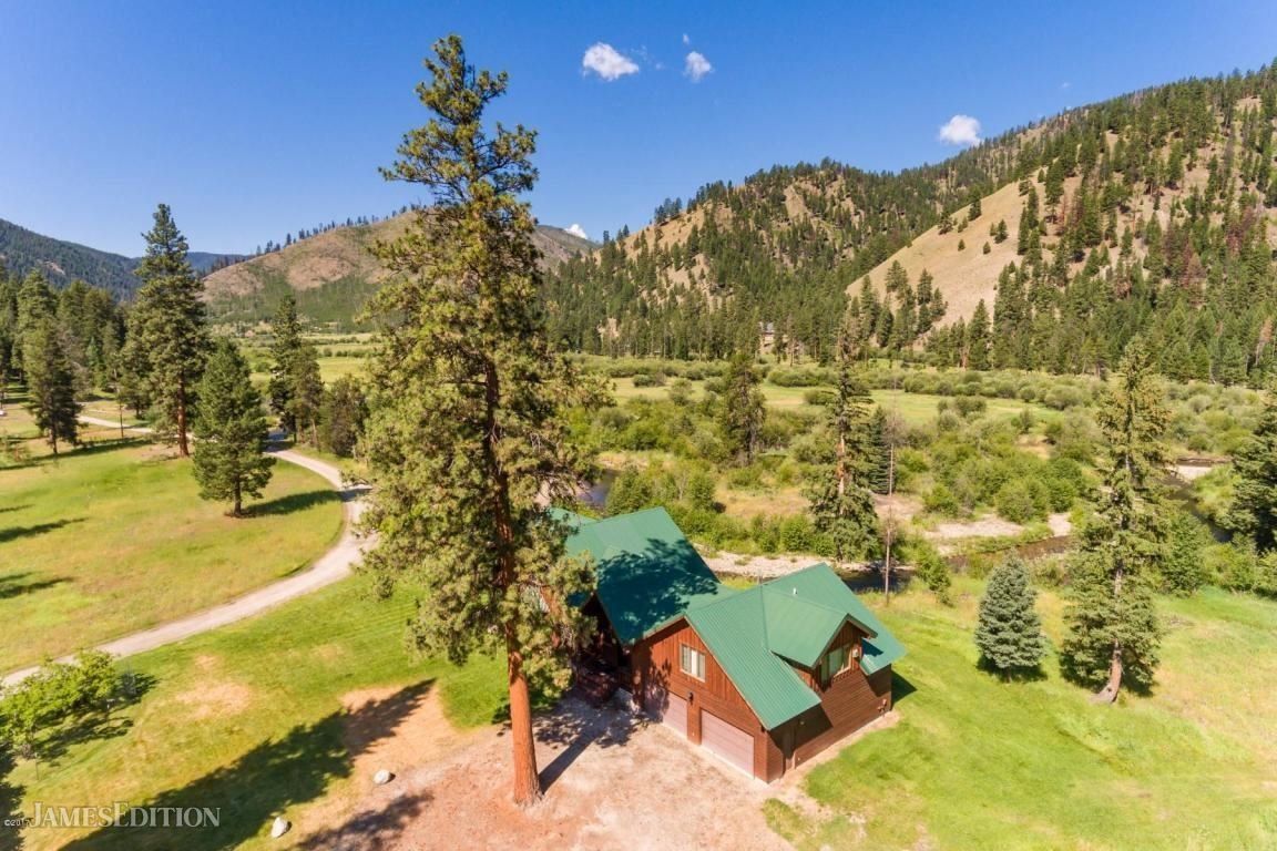 Mountain Retreat in Alta Meadow Ranch in Darby, MT, United States for