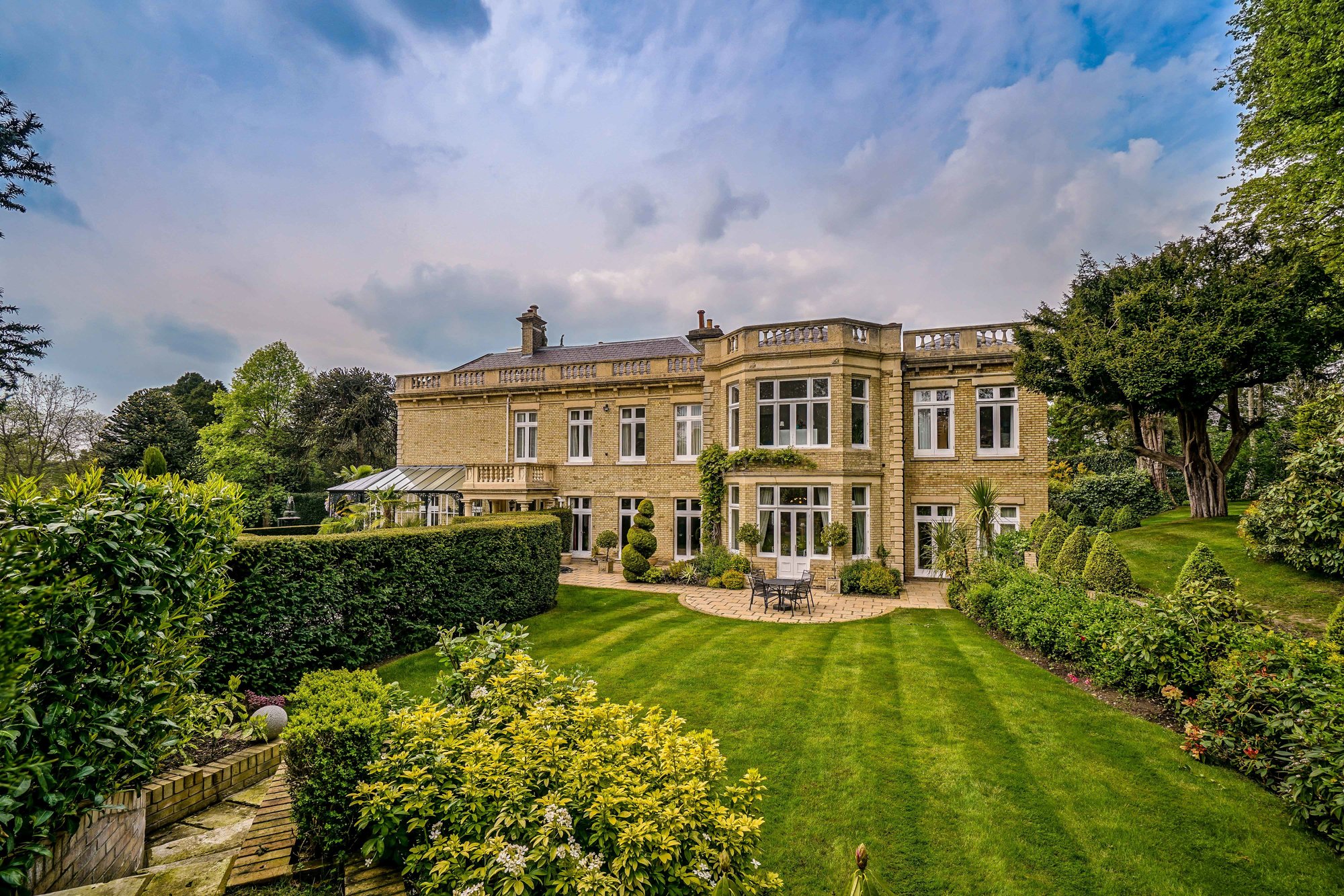 Fairmile Court in Cobham, United Kingdom for sale (10518616)